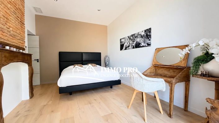 Image No.18-6 Bed House for sale
