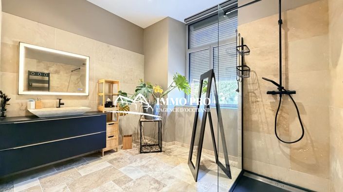 Image No.19-6 Bed House for sale