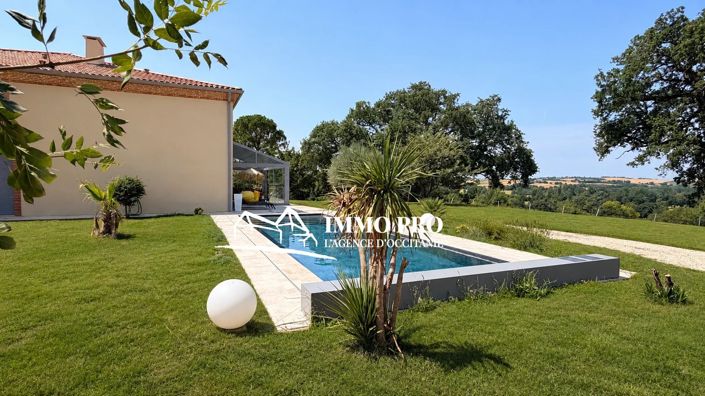 Image No.2-6 Bed House for sale