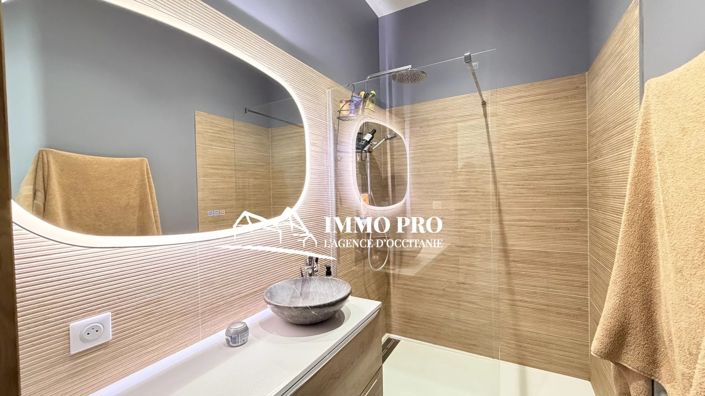 Image No.25-6 Bed House for sale