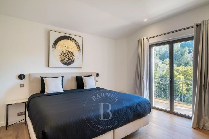 Image No.16-7 Bed House for sale