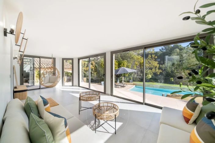 Image No.8-7 Bed House for sale