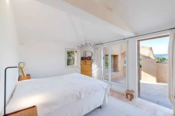 Image No.16-3 Bed House for sale