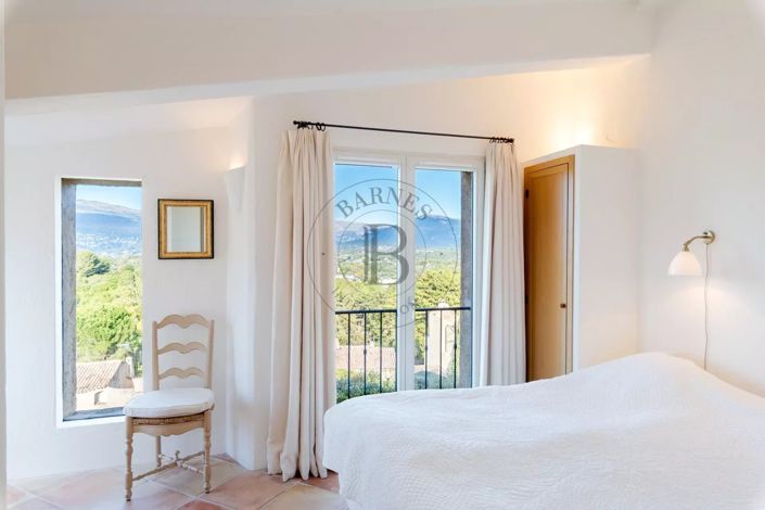 Image No.18-3 Bed House for sale