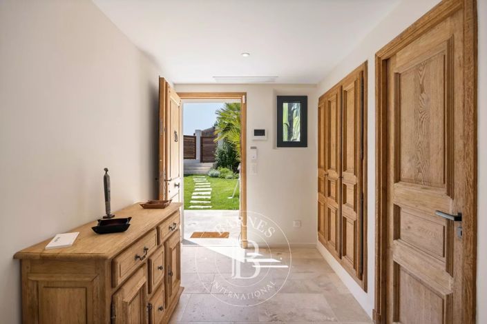 Image No.19-4 Bed House for sale