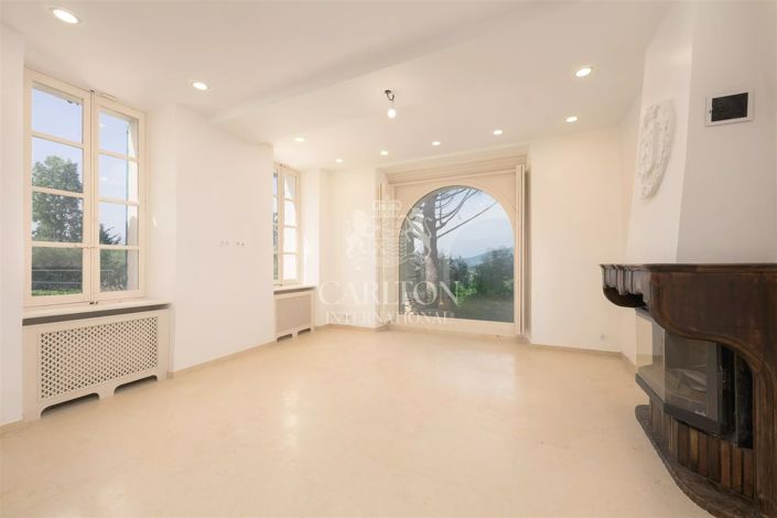 Image No.10-5 Bed House for sale
