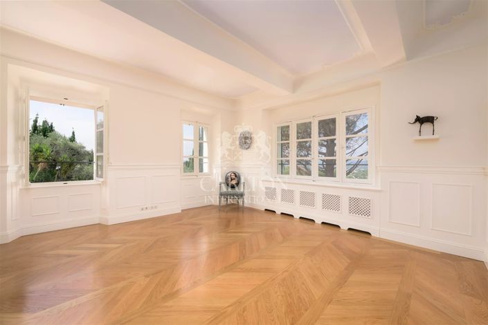 Image No.16-5 Bed House for sale