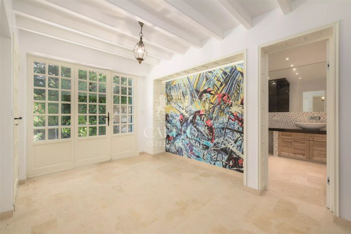 Image No.17-5 Bed House for sale