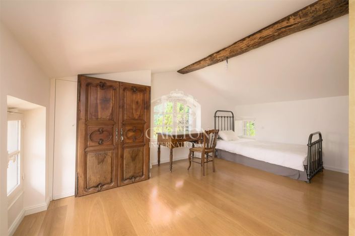 Image No.18-5 Bed House for sale