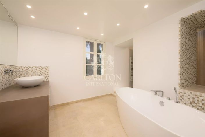 Image No.19-5 Bed House for sale