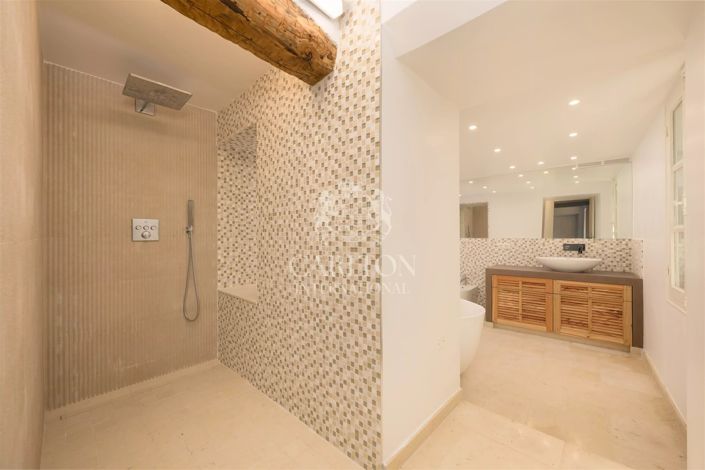 Image No.21-5 Bed House for sale