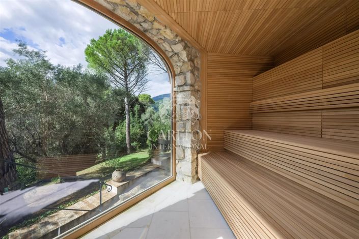 Image No.7-5 Bed House for sale