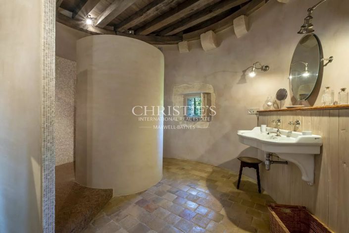 Image No.17-8 Bed House for sale