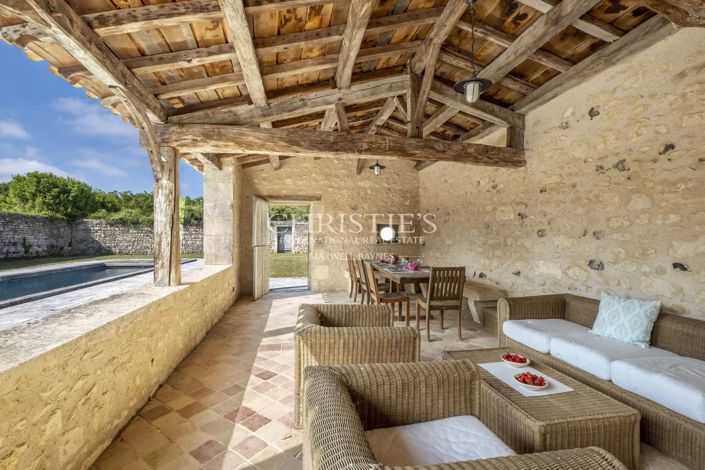 Image No.25-8 Bed House for sale