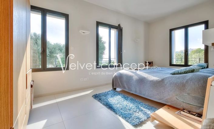 Image No.12-4 Bed House for sale