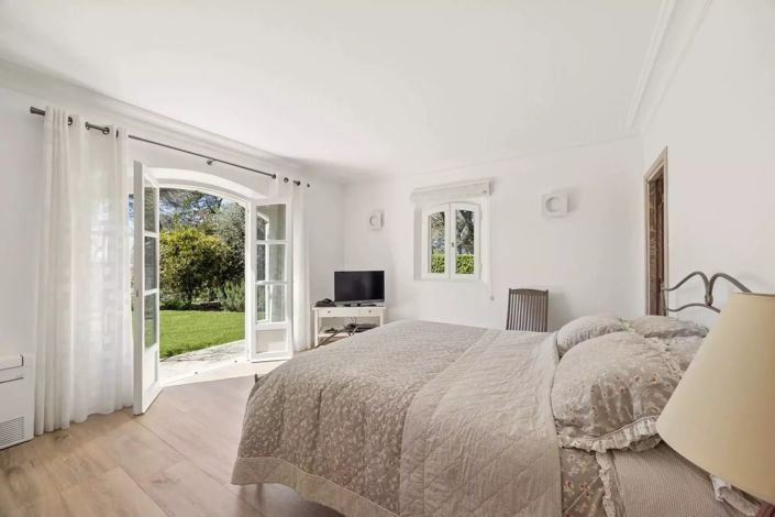 Image No.5-4 Bed House for sale
