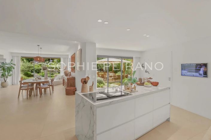 Image No.6-5 Bed House for sale