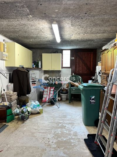 Image No.16-3 Bed House for sale