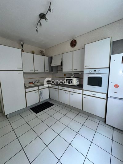 Image No.6-3 Bed House for sale