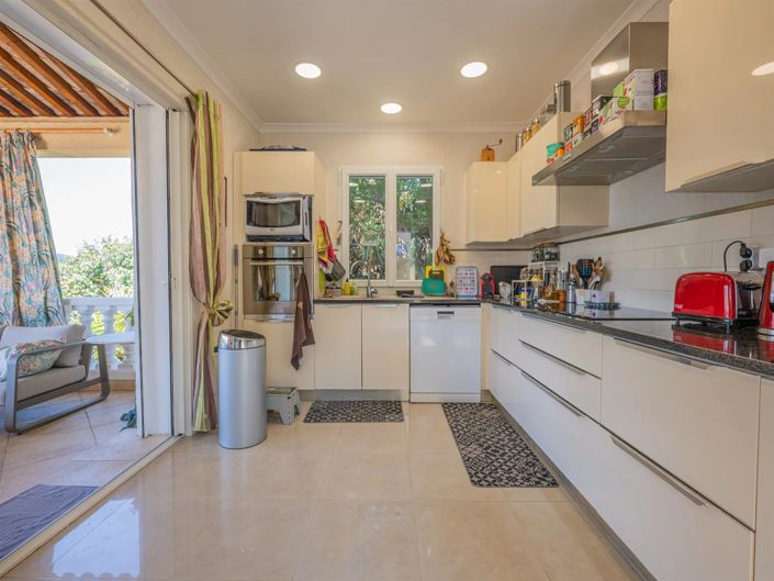 Image No.10-5 Bed House for sale