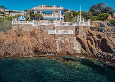 1 - Var, House