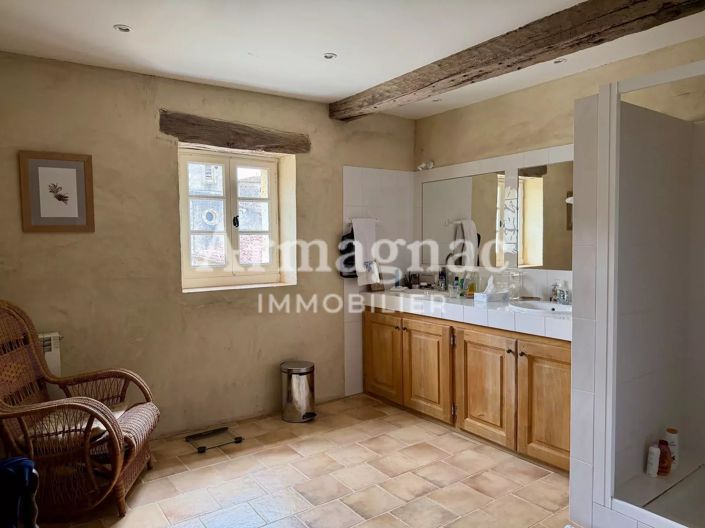 Image No.12-2 Bed House for sale