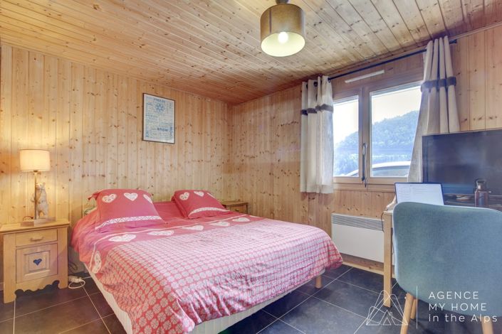 Image No.19-4 Bed House for sale