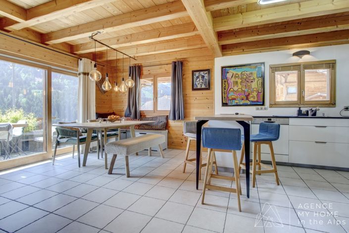 Image No.2-4 Bed House for sale
