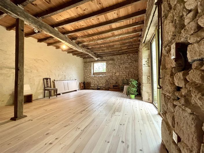 Image No.19-3 Bed House for sale