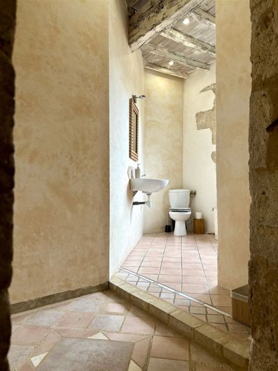 Image No.30-3 Bed House for sale