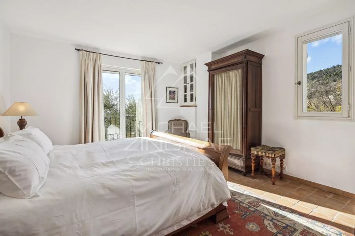 Image No.12-4 Bed House for sale