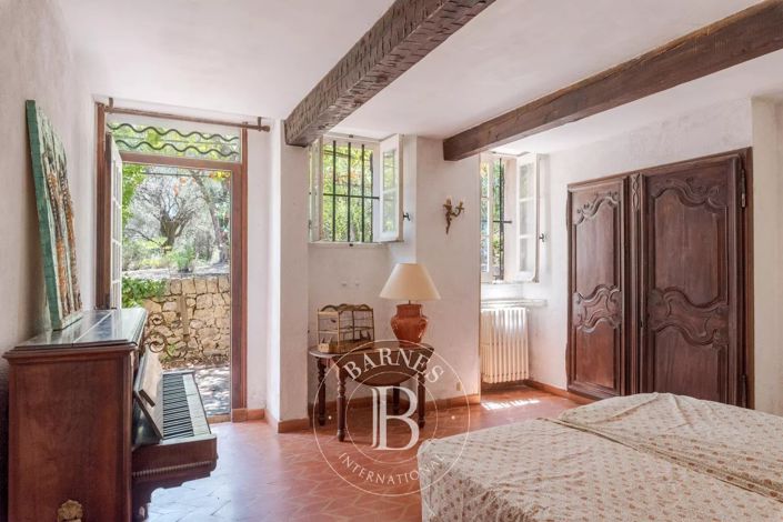 Image No.13-5 Bed House for sale