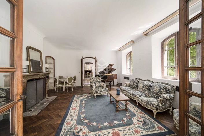 Image No.11-10 Bed House for sale