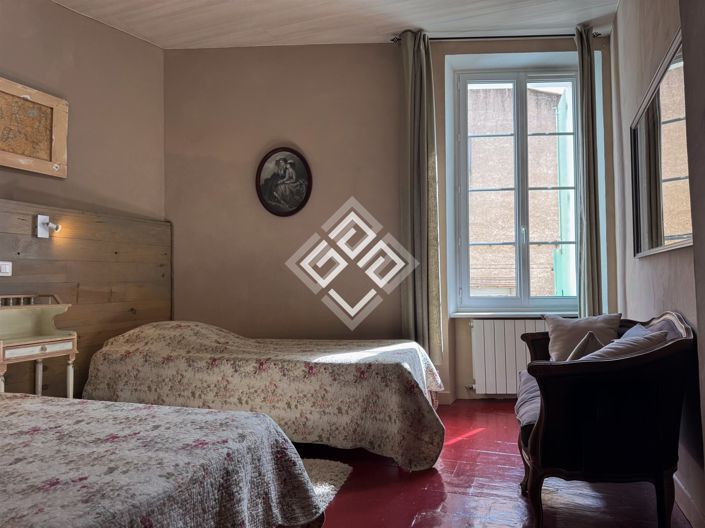Image No.32-9 Bed House for sale