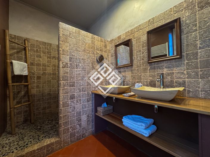 Image No.36-9 Bed House for sale