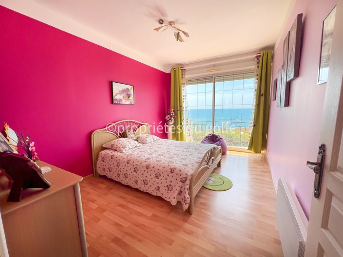 Image No.18-3 Bed Apartment for sale