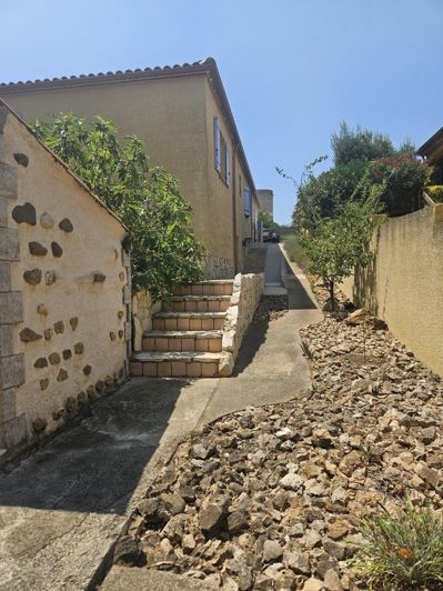 Image No.20-4 Bed House for sale