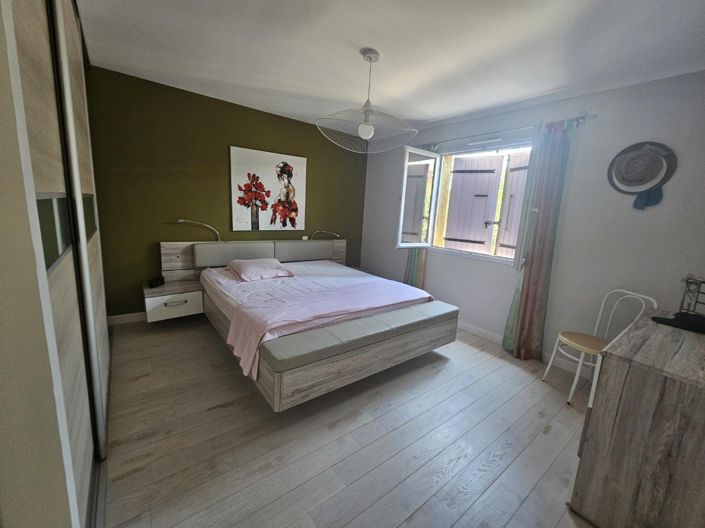 Image No.4-4 Bed House for sale