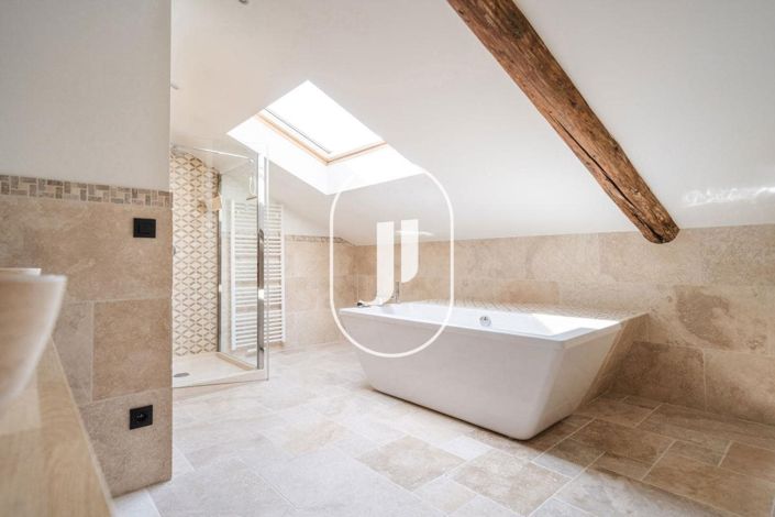 Image No.16-9 Bed House for sale
