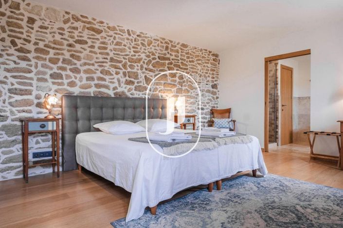 Image No.18-9 Bed House for sale