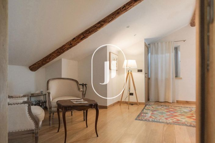 Image No.27-9 Bed House for sale