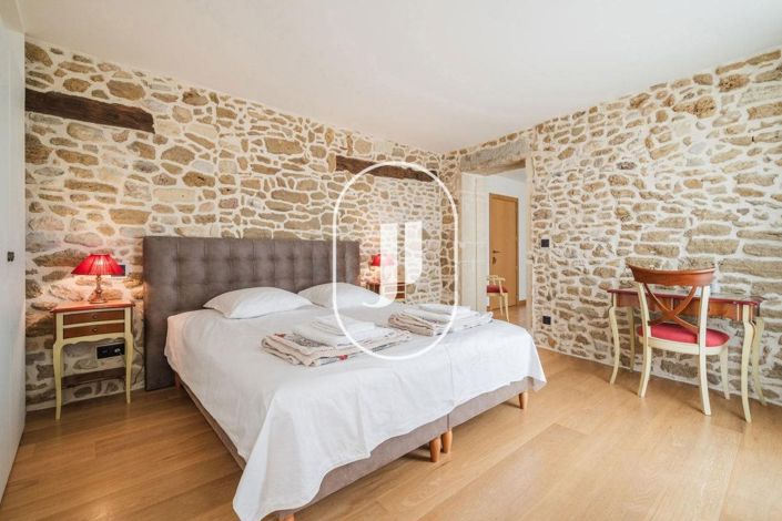 Image No.28-9 Bed House for sale