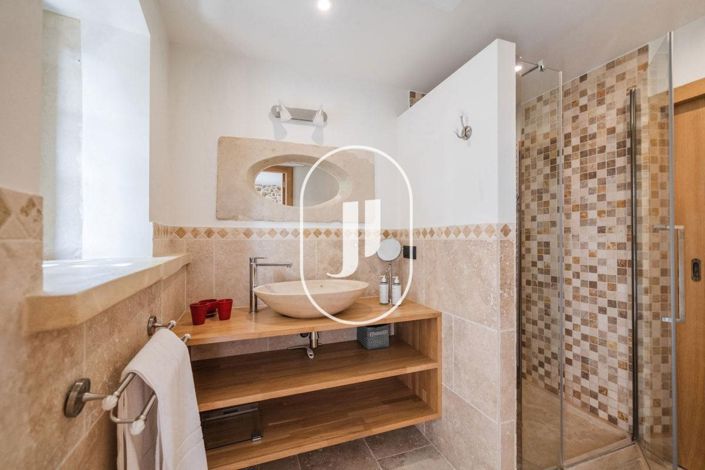 Image No.29-9 Bed House for sale