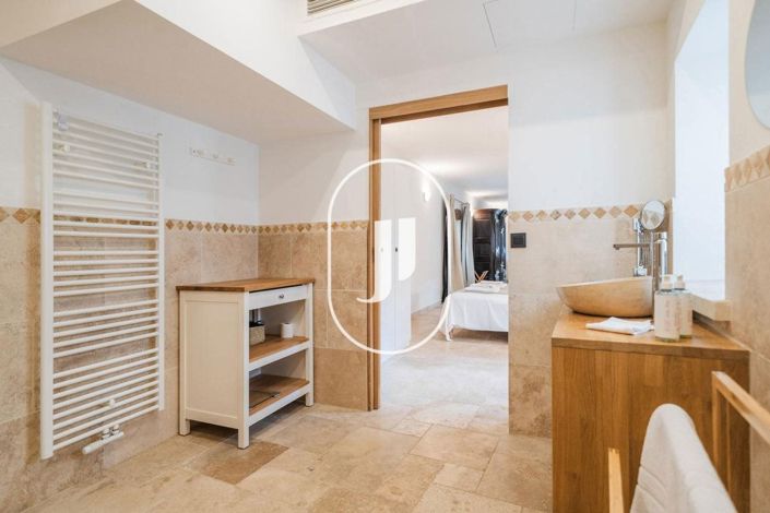 Image No.33-9 Bed House for sale