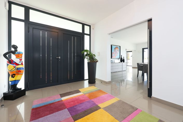 Image No.16-5 Bed House for sale