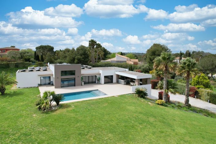 Image No.17-5 Bed House for sale