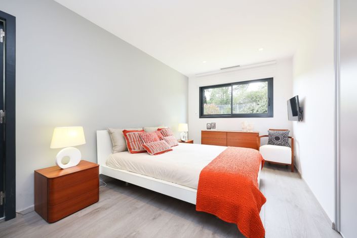 Image No.18-5 Bed House for sale