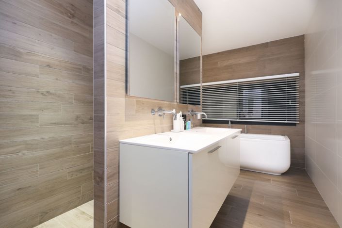 Image No.20-5 Bed House for sale