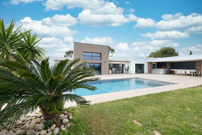 Image No.4-5 Bed House for sale