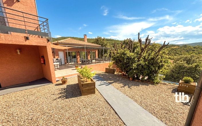 Image No.4-9 Bed House for sale
